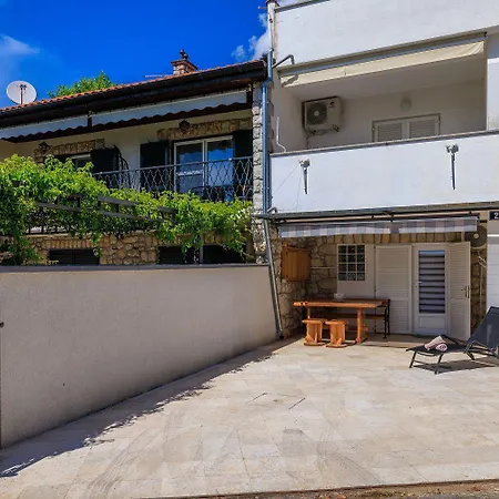 아파트 Helles Studio-apartment Nur 350 Meter Zum Mit Grill, Privatparkplatz, Liege