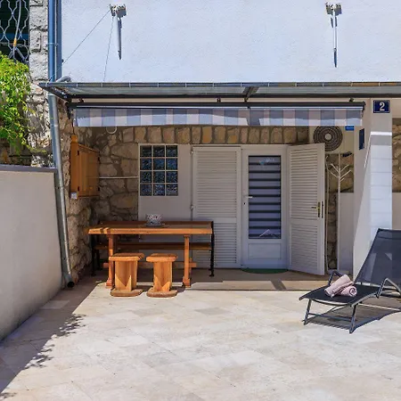 Helles Studio-apartment Nur 350 Meter Zum Mit Grill, Privatparkplatz, Liege 드라말리