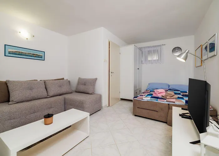 Helles Studio-apartment Nur 350 Meter Zum Mit Grill, Privatparkplatz, Liege *