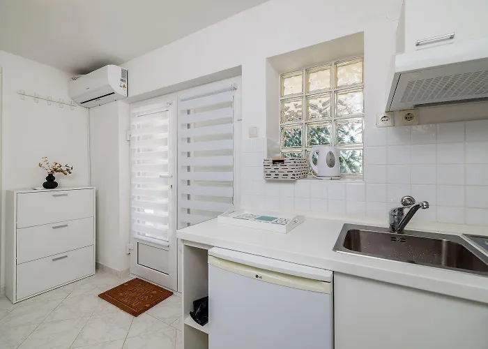 Helles Studio-apartment Nur 350 Meter Zum Mit Grill, Privatparkplatz, Liege