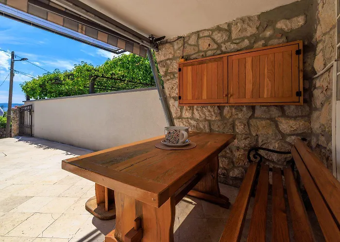 Apartment Helles Studio-apartment Nur 350 Meter Zum Mit Grill, Privatparkplatz, Liege Dramalj