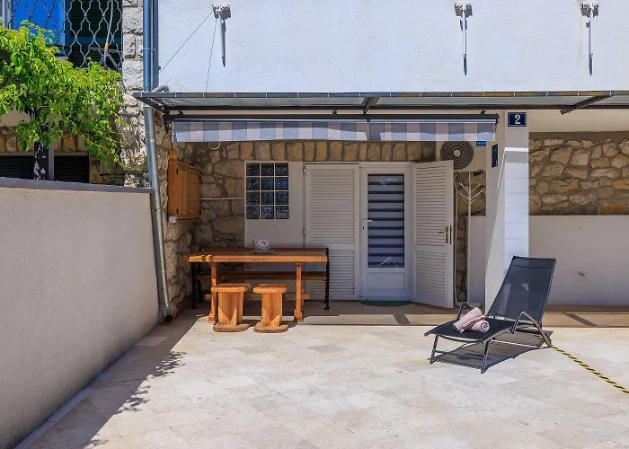 Helles Studio-apartment Nur 350 Meter Zum Mit Grill, Privatparkplatz, Liege Dramalj