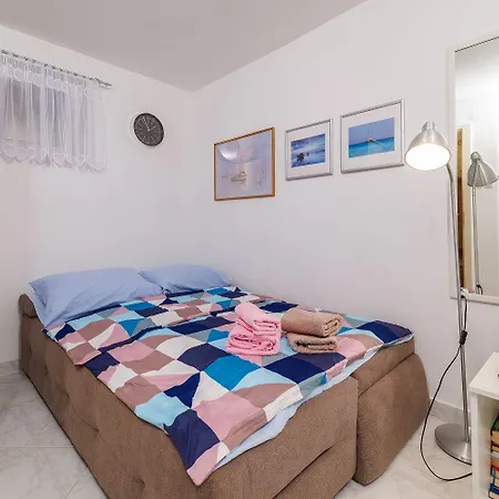 Helles Studio-apartment Nur 350 Meter Zum Mit Grill, Privatparkplatz, Liege *