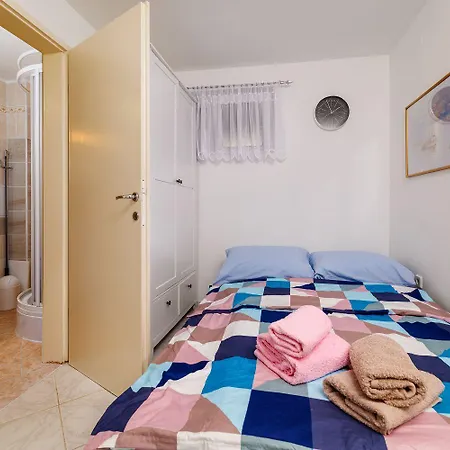 Helles Studio-apartment Nur 350 Meter Zum Mit Grill, Privatparkplatz, Liege *