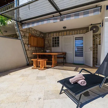 Helles Studio-apartment Nur 350 Meter Zum Mit Grill, Privatparkplatz, Liege